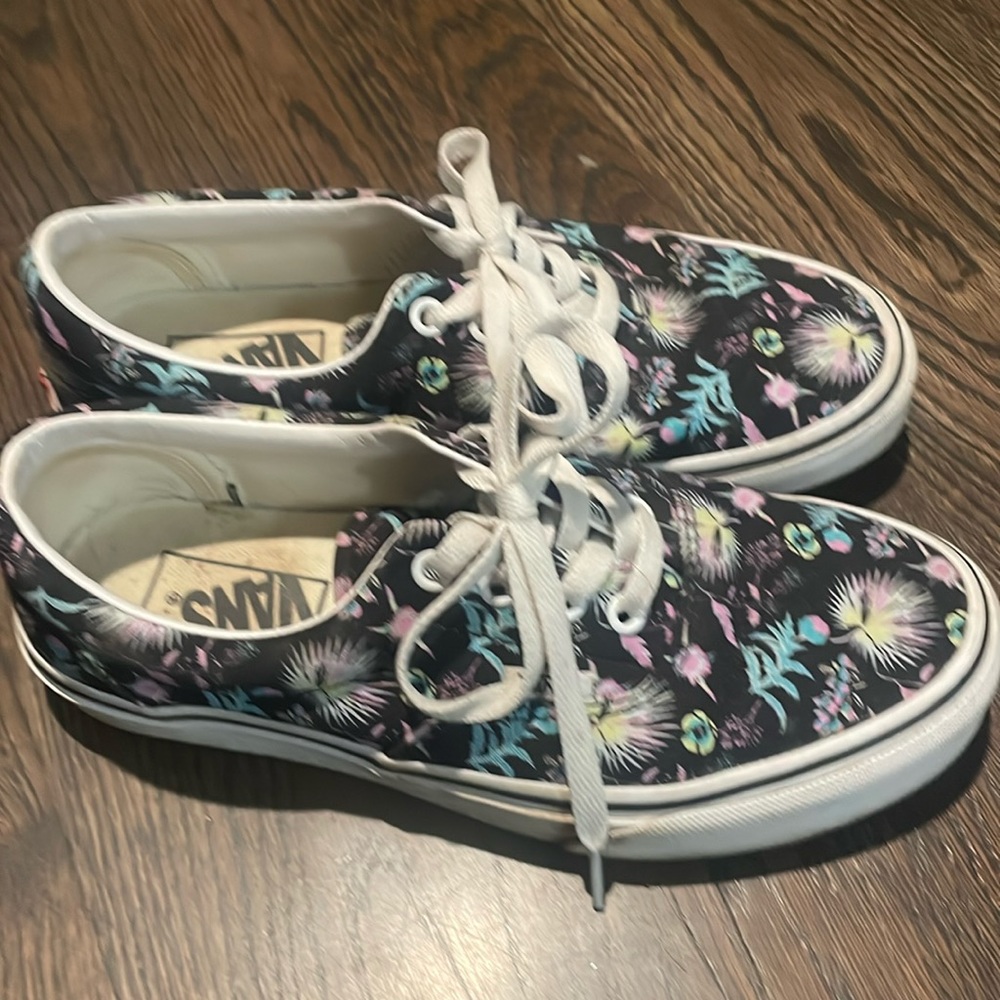 Women’s vans size 7